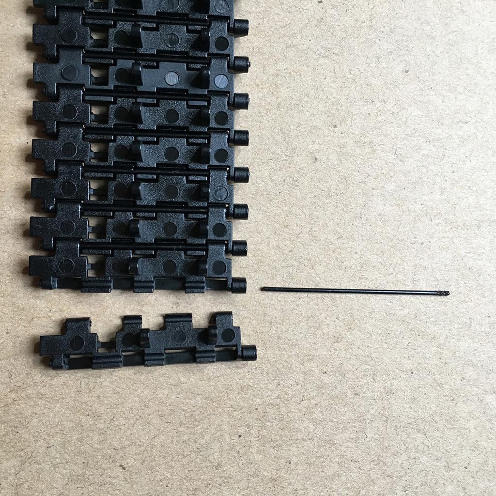 Zwarte tankketting van kunstst - Science Toys Diy recensie en prijs